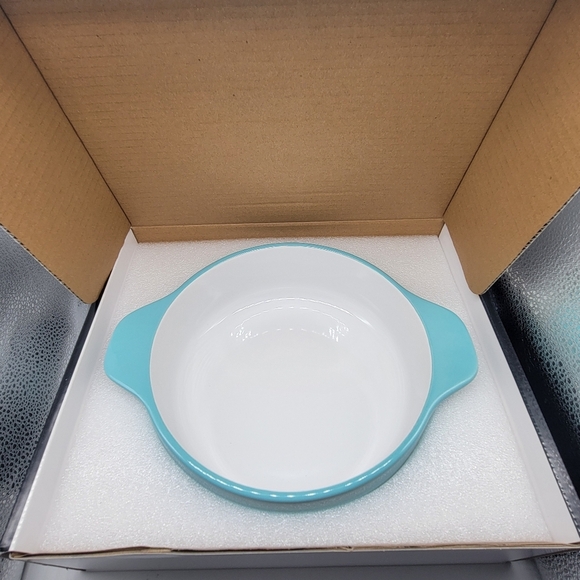 KitchenAid 2.25 QT Round Casserole Baker Light BLUE Verified Stoneware Handles - Picture 3 of 8